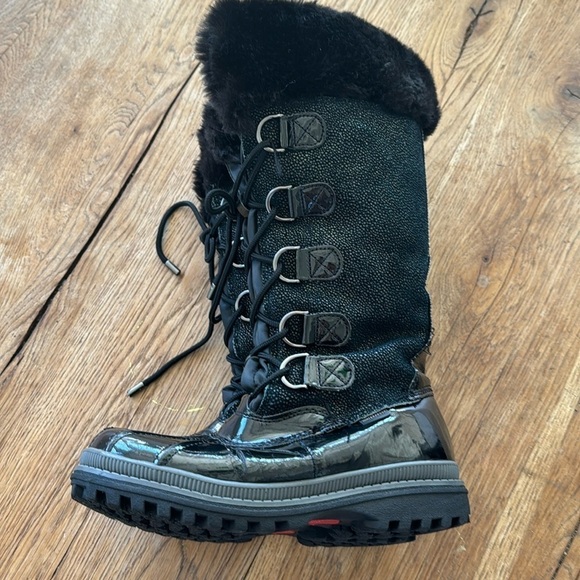 Khombu "Quechee Stingray" Black Suede Winter Boots Size 5M - Picture 1 of 10